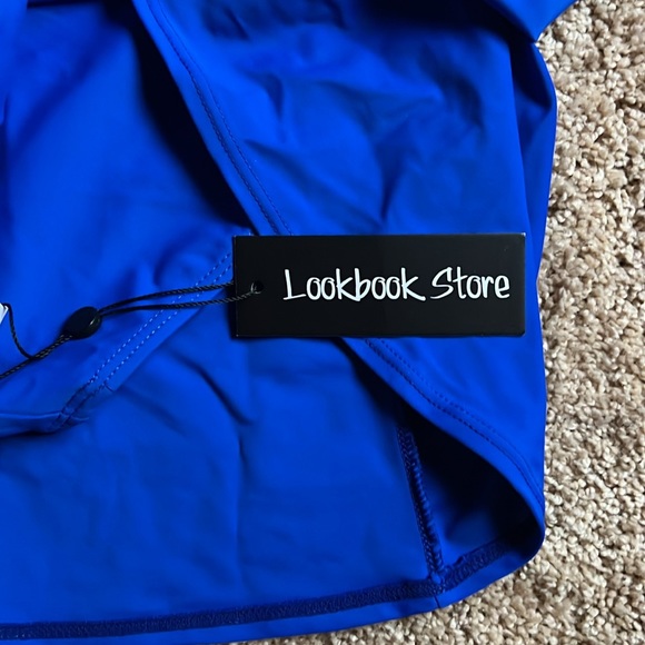 Lookbook - Picture 6 of 8